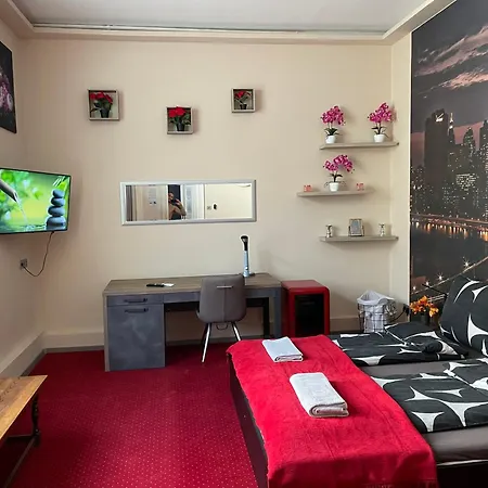 Hostel Rooms Hostel *